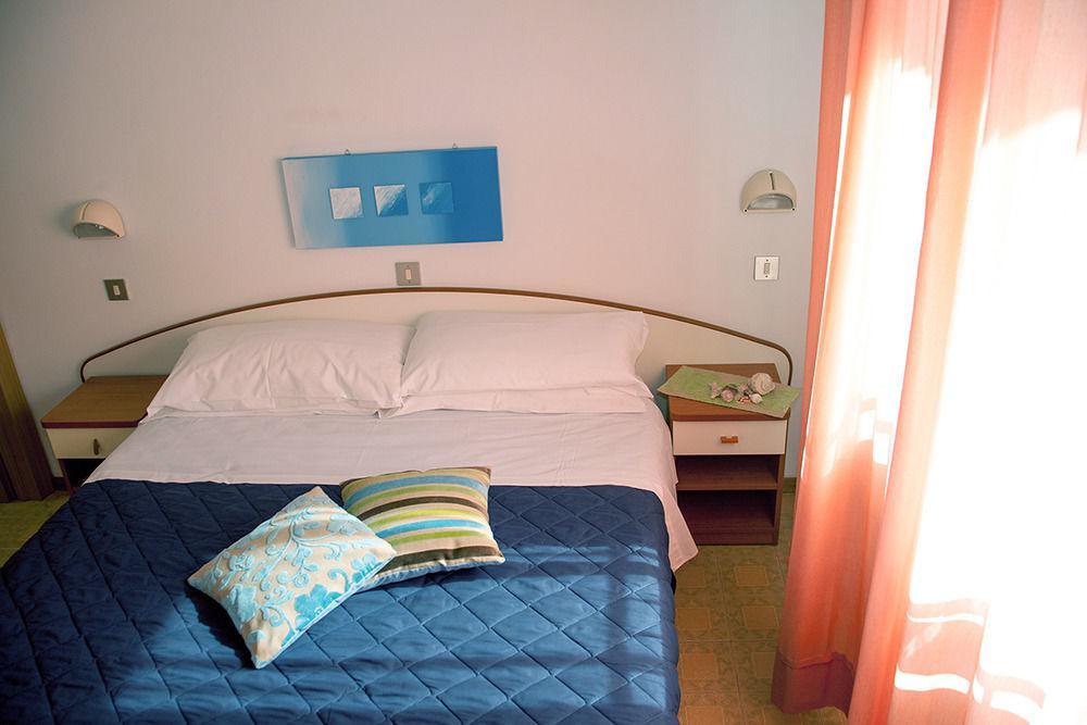 Hotel Gialpina Viserba Di Rimini Экстерьер фото