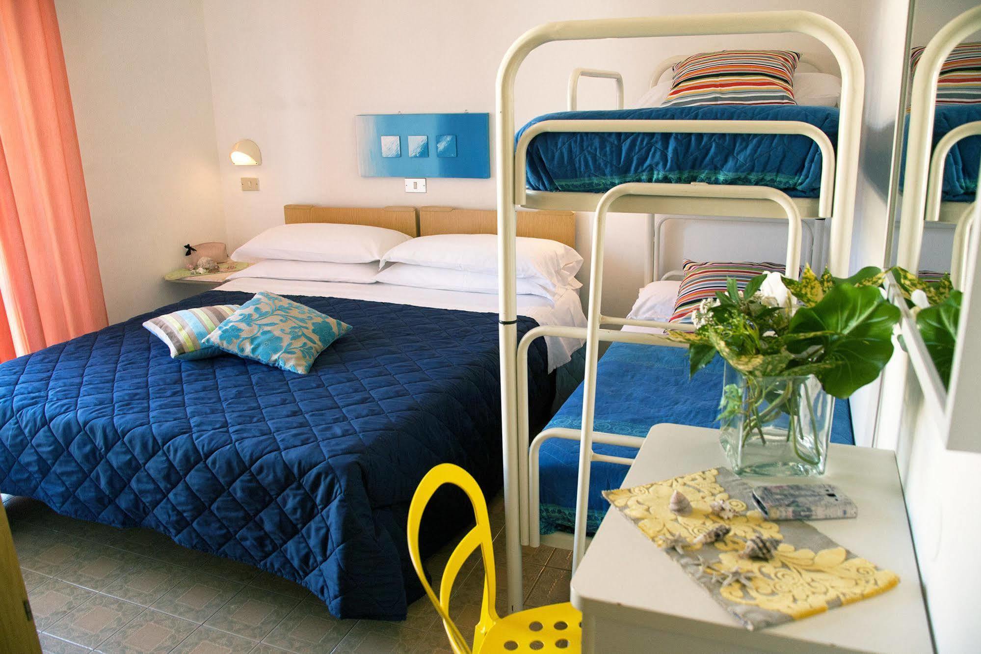 Hotel Gialpina Viserba Di Rimini Экстерьер фото
